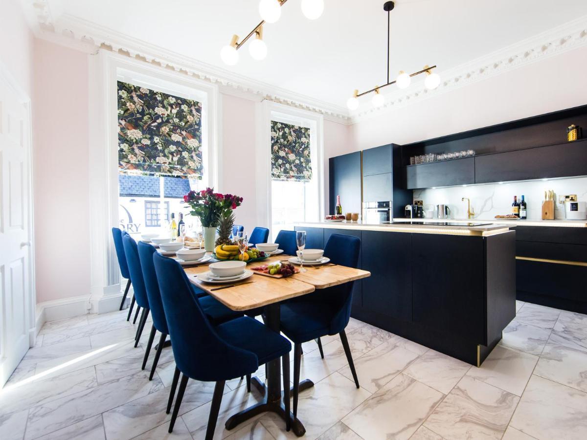 Maison Parfaite Yo1 - Exquisite 400 Year Old, City Centre Townhouse Йорк Экстерьер фото
